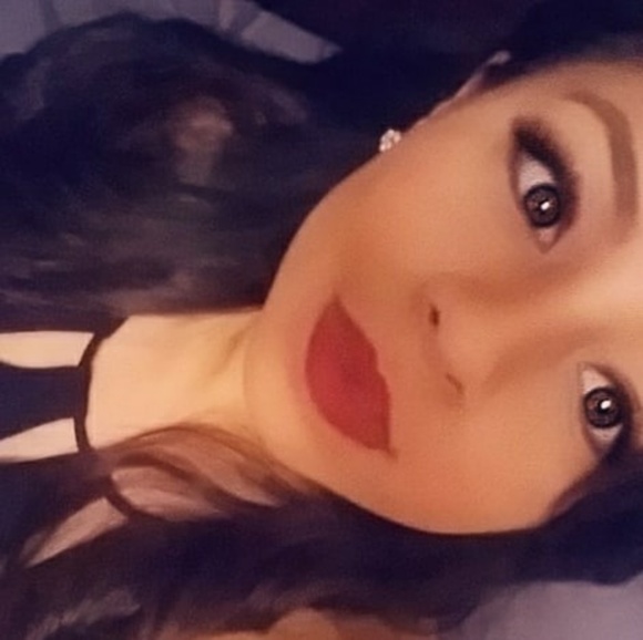 Meet your Posher, Sheena - Picture 2 of 2